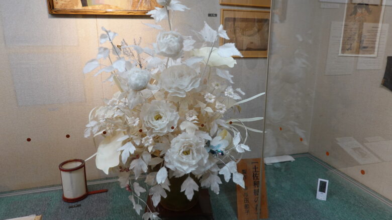 土佐和紙で作った花