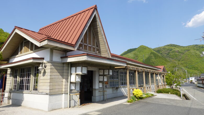 吉ケ原駅舎
