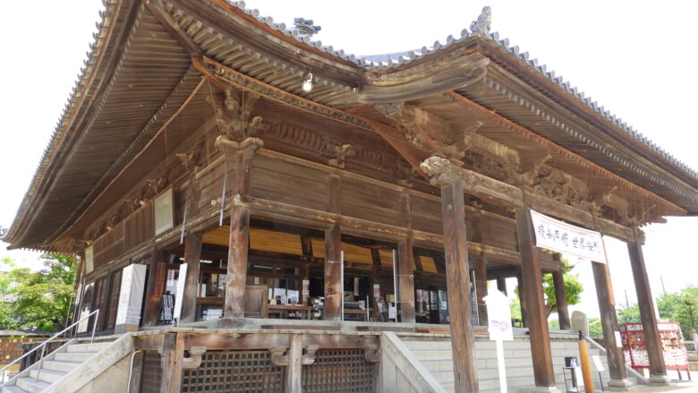 西大寺の本堂