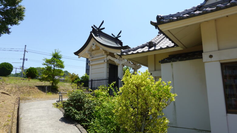 足王神社の本殿