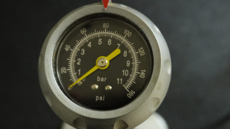 フレアポンプの空気圧計