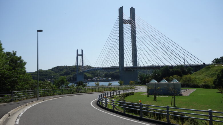 道路から見た生名橋