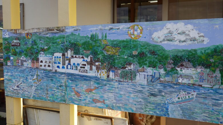 前島フェリー乗り場に展示されている絵画