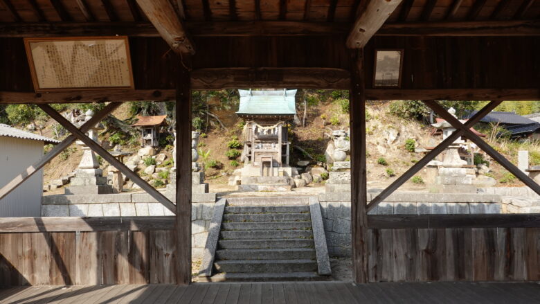 厳島神社の参拝所
