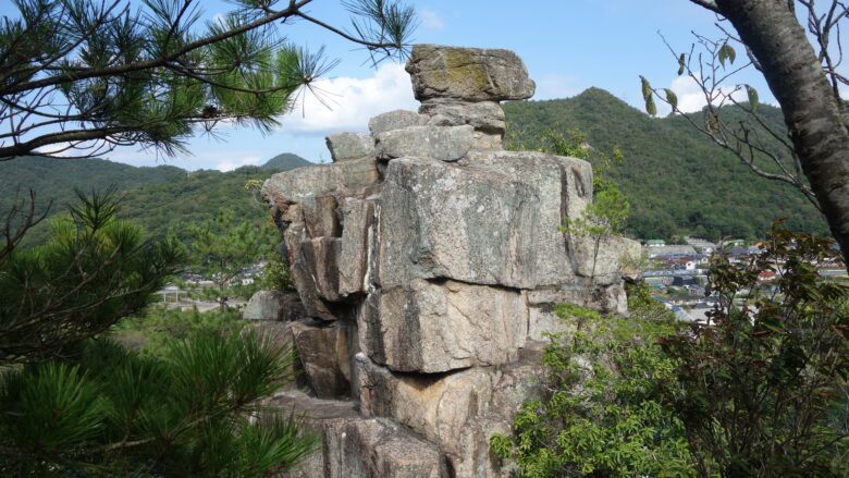 石畳神社の磐座