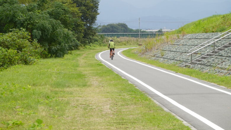 重信川自転車道の風景