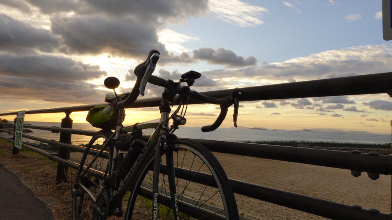 自転車と夕日のツーショット