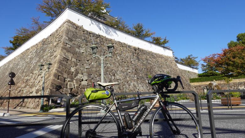 福山城と自転車