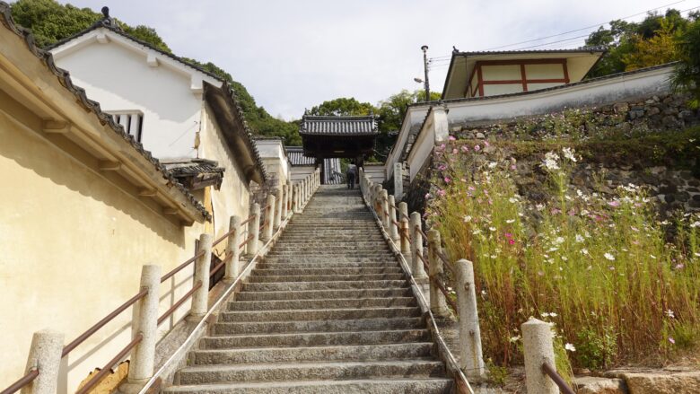 西方寺へ向かう階段