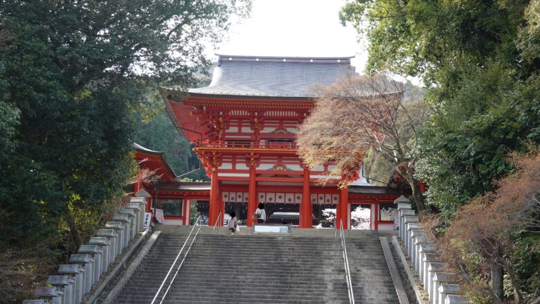 近江神宮の桜門