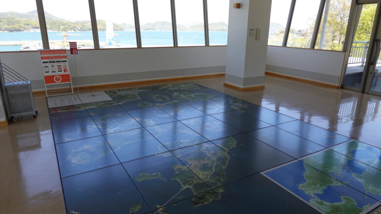 床に描かれたしまなみ海道の地図