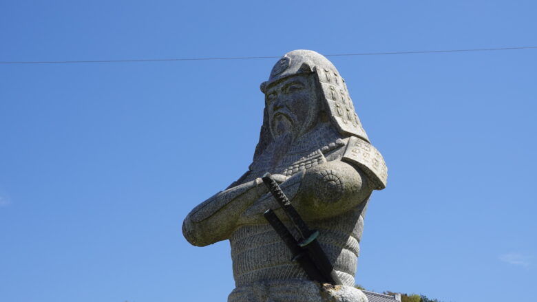 村上武吉の石像