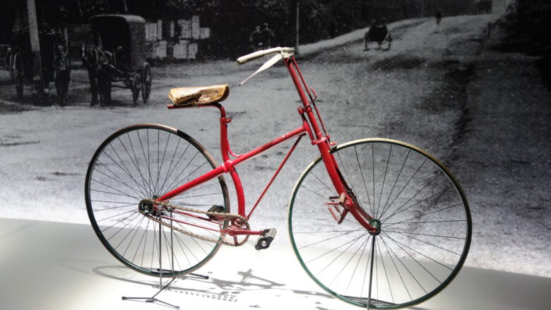 セーフティ自転車（1889年　イギリス）モデル：ラッジ クロスフレーム型