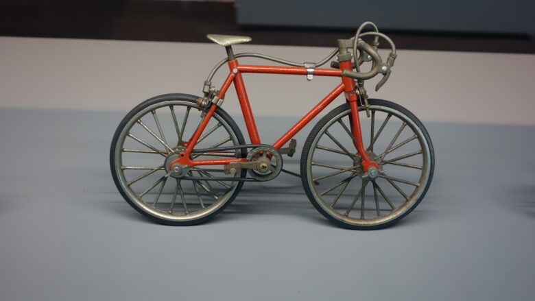 自転車の模型