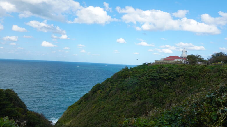 美保関灯台と日本海のコラボ