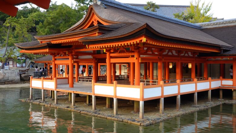 厳島神社の社殿