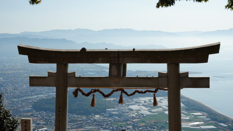 高屋神社の鳥居