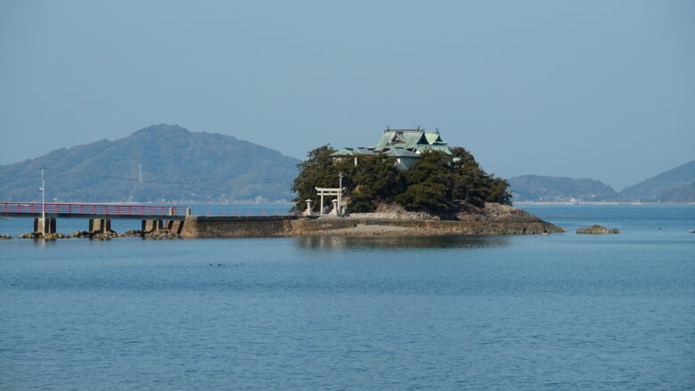 津島　津嶋神社の本殿が建つ
