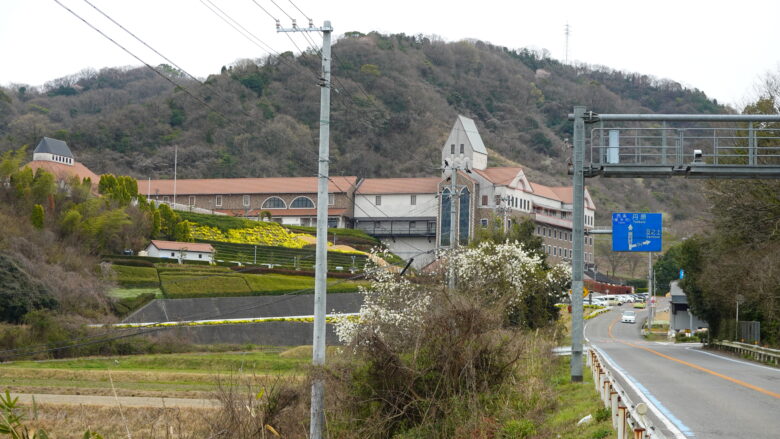 大きなヨーロピアン風の建物の目撃