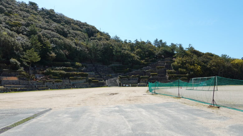 富丘八幡神社の桟敷前