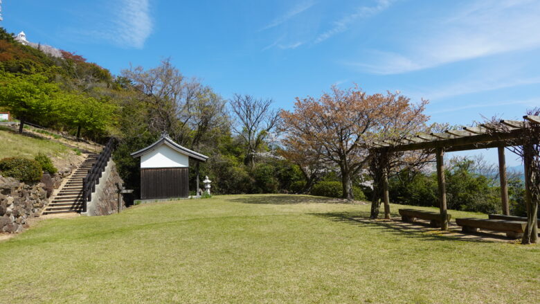 芝生広場