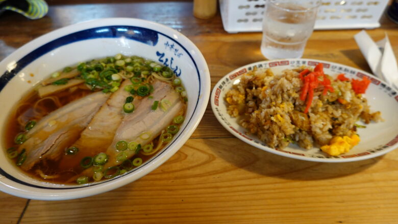 ラーメンと半チャーハンのセット