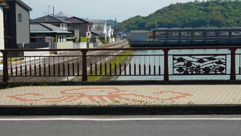 竜宮城をイメージした欄干