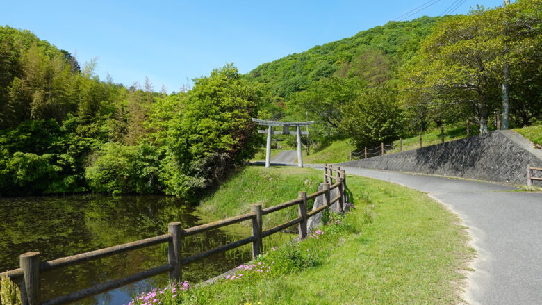 妙泉寺跡へ続く道