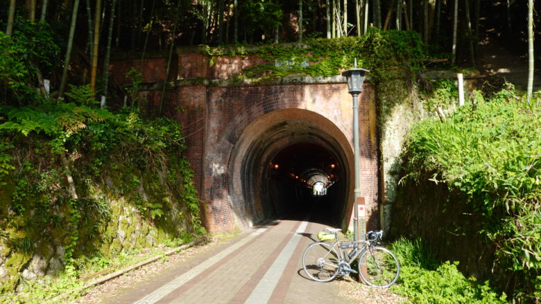 北吸トンネル前でロードバイクと撮影