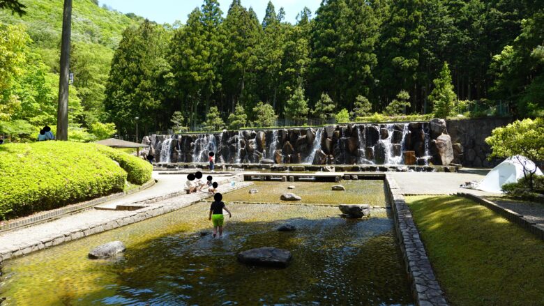 水分れ公園の滝周辺