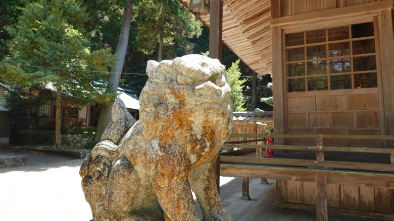 いそ部神社の狛犬