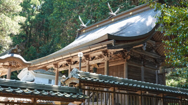 いそ部神社（本殿）