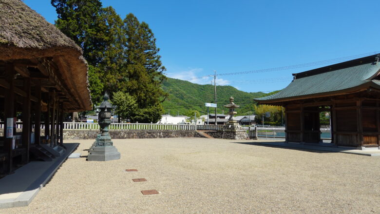 兵主神社の境内