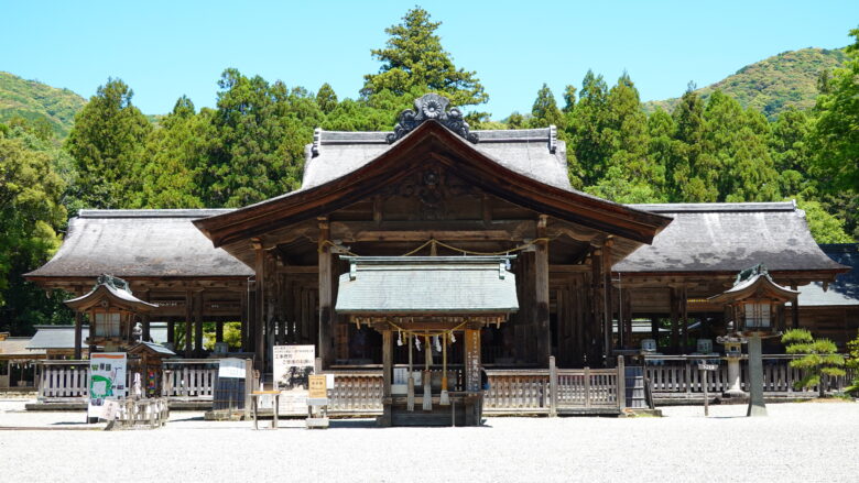 土佐神社（拝殿）