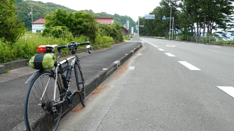 国道55号線を自転車で走る