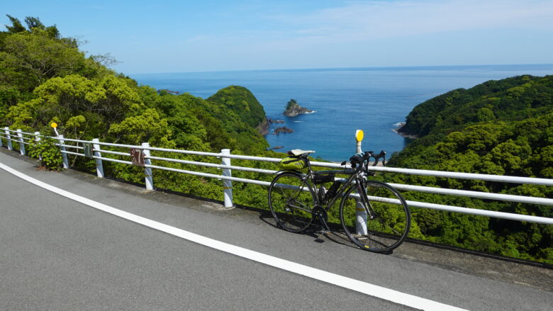 海沿いの道