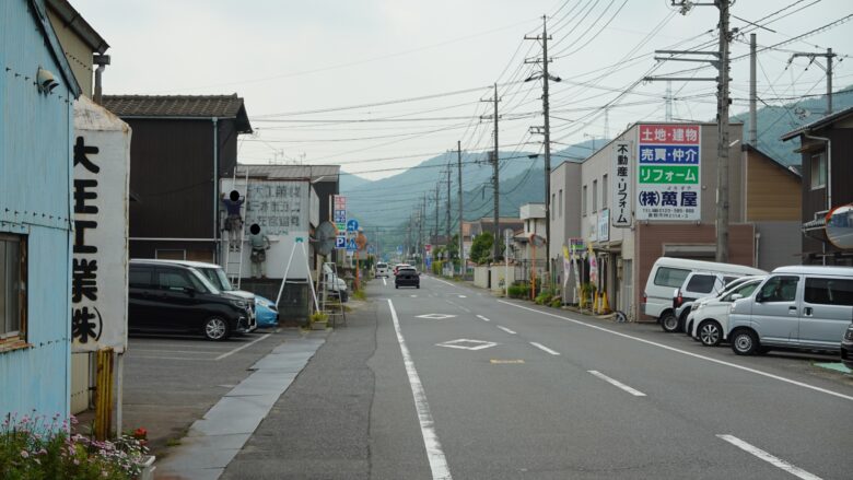 遠くに由加山が見えてきた