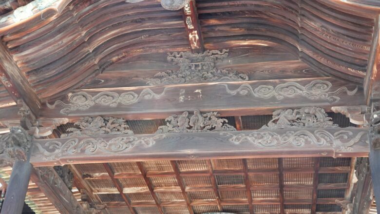 由加神社本宮（拝殿）の彫刻（その１）