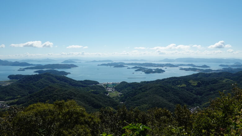 金甲山の展望台から望む