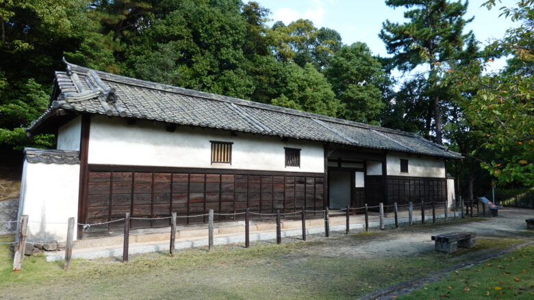 旧内藤家長屋門