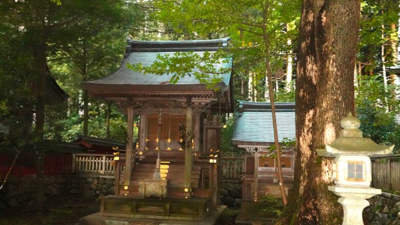 油日神社の境内社