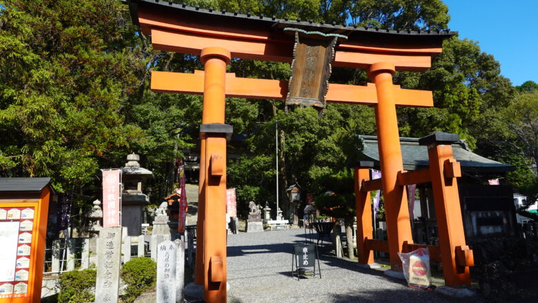 敢国神社の鳥居