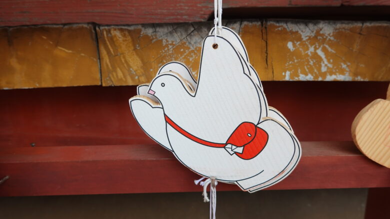 鳩の絵馬
