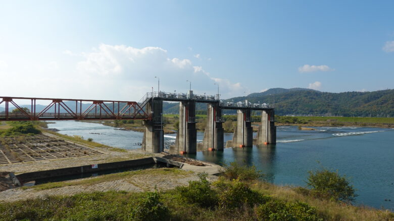 高梁川合同堰の裏側の光景