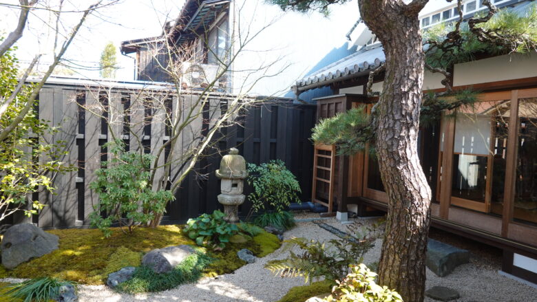 日本庭園(通り庭)