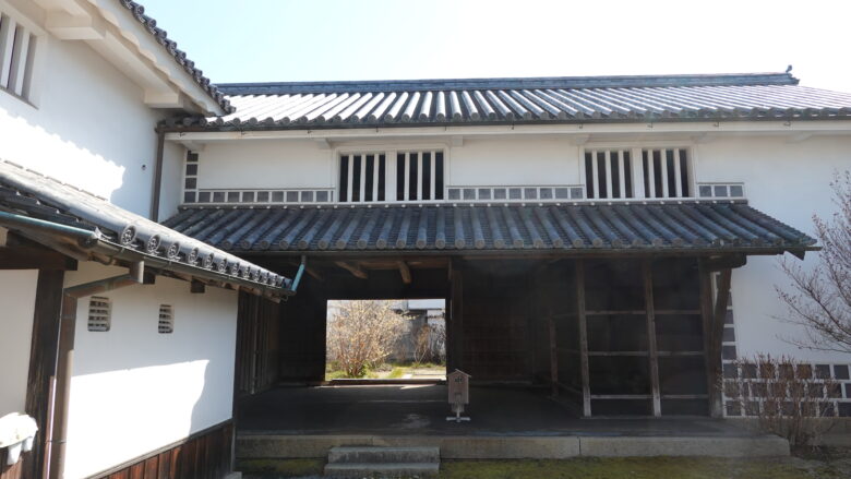 中門