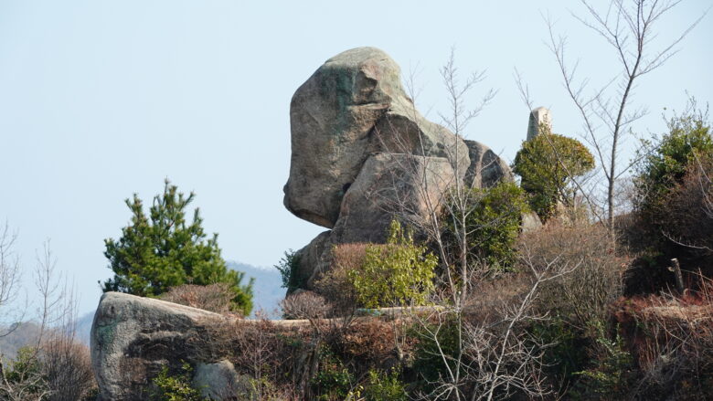 ゴリラ岩