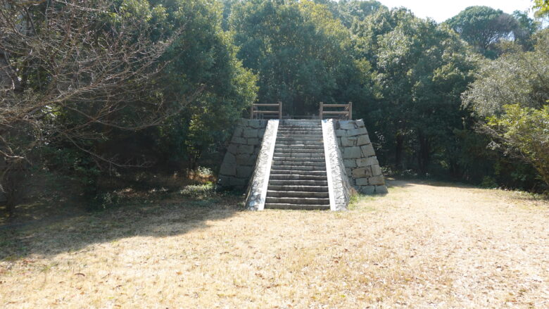 のろし台へ登ってみよう