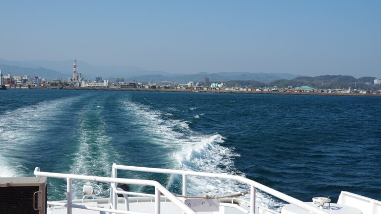 甲板デッキから海を眺めるのは気持ちいい!