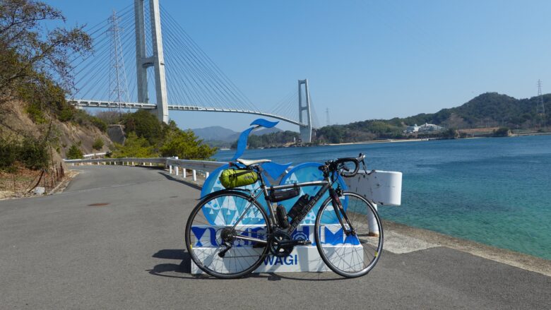 愛車と岩城橋のツーショット